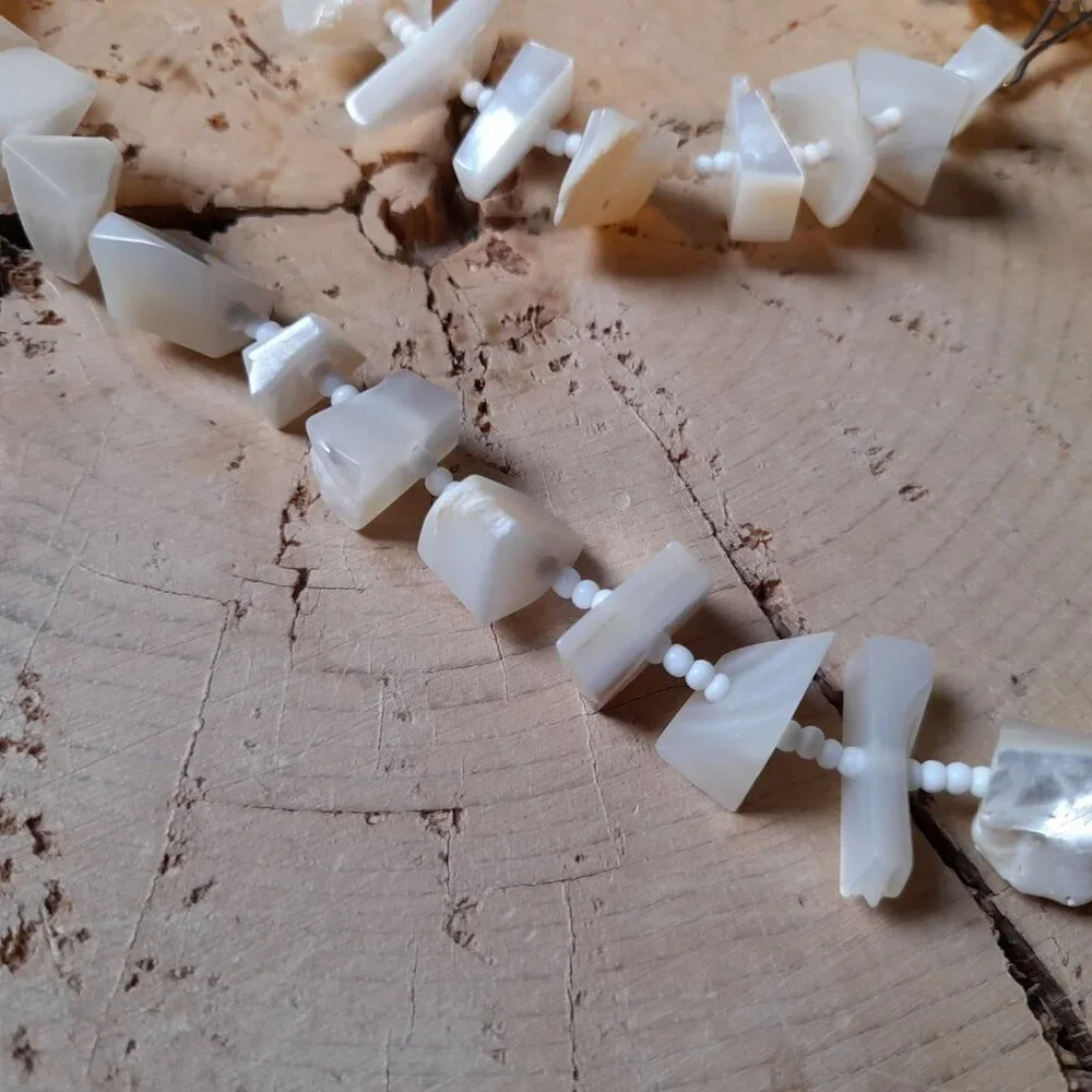 Chunky Shell Nugget Necklace Thick Tropical Beaded White Mother of Pearl - Picture 3 of 12